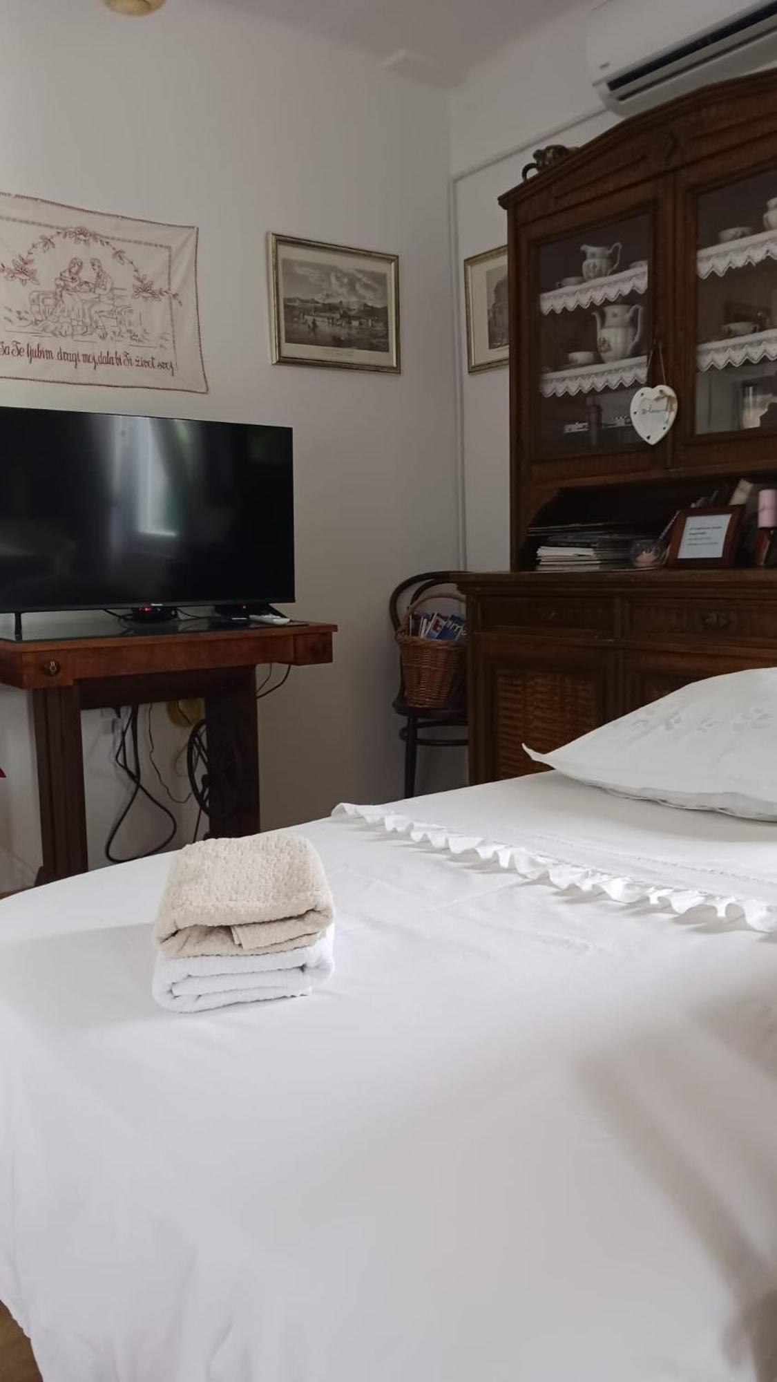 Dida Roko, Rustikalni Apartman S Terasom Kaštela Zewnętrze zdjęcie
